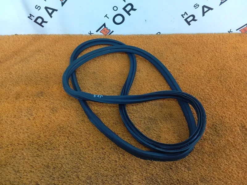 Уплотнитель багажника