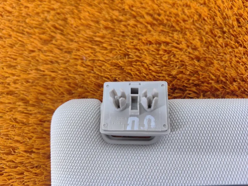 Козырек солнцезащитный