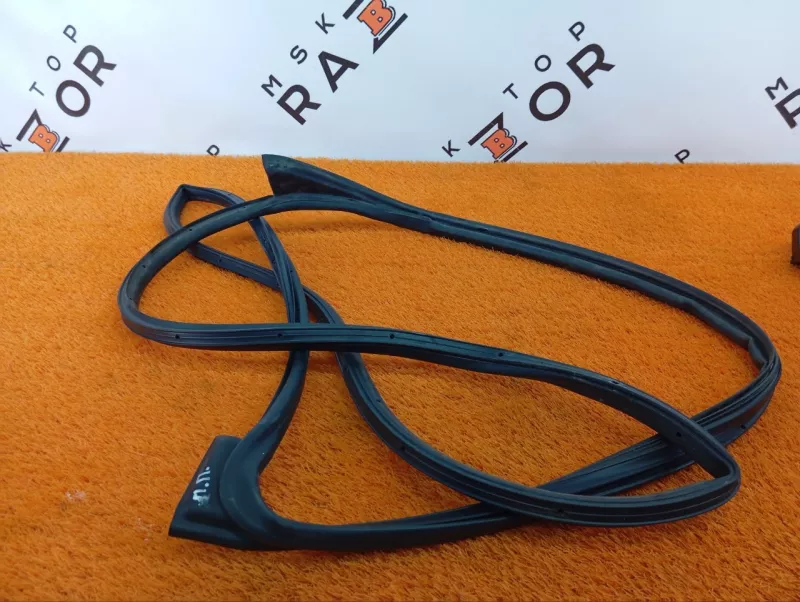 Уплотнитель двери