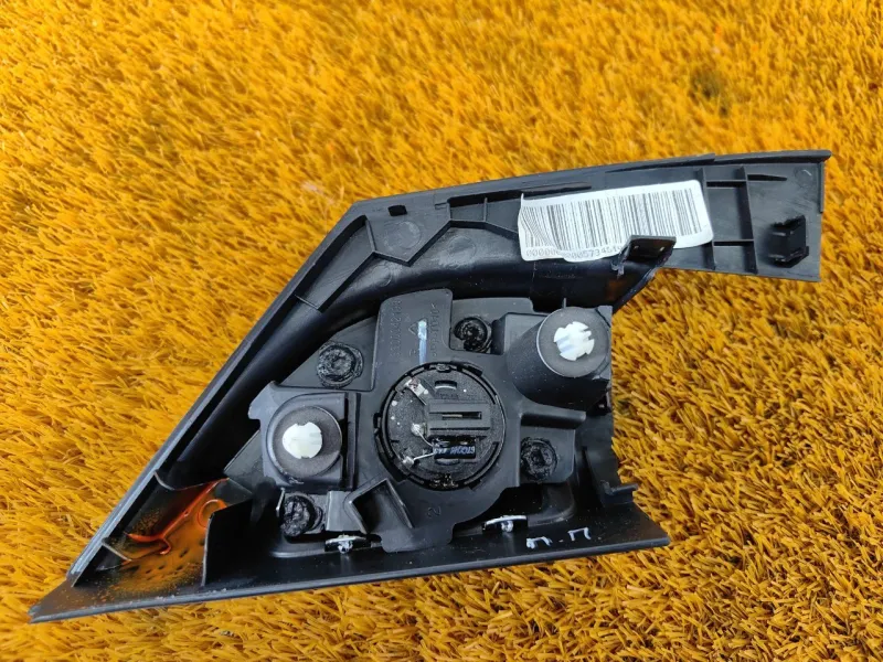 Уголок двери