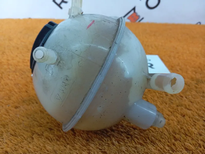 Бачок расширительный