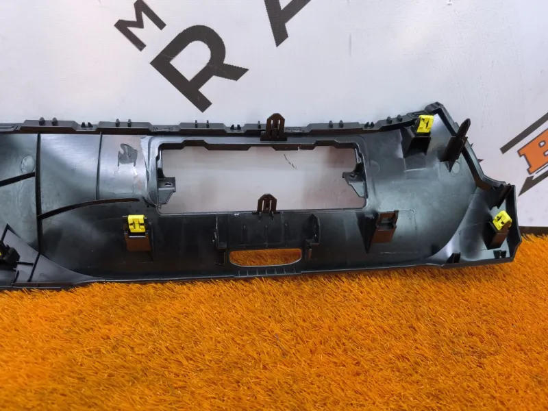 Декоративная накладка торпедо