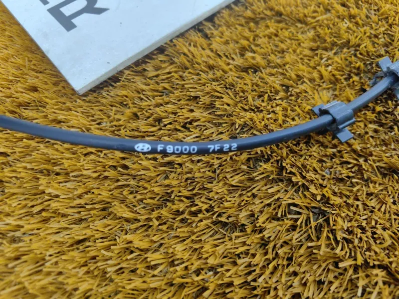 Трос замка капота