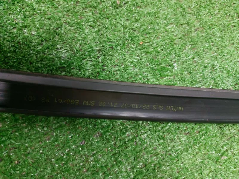 Уплотнитель стекла двери