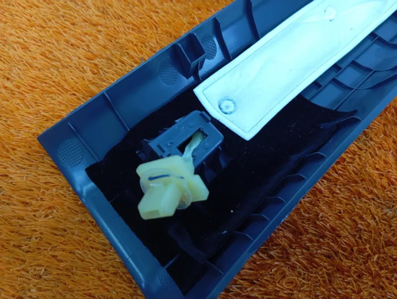 Накладка на стойку кузова