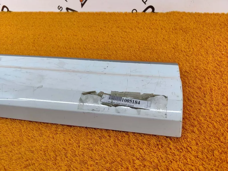 Накладка двери Audi Q7 2019 4M0853970F, задняя правая