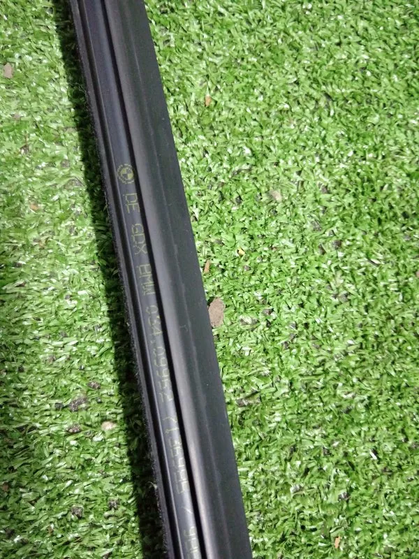 Уплотнитель стекла двери