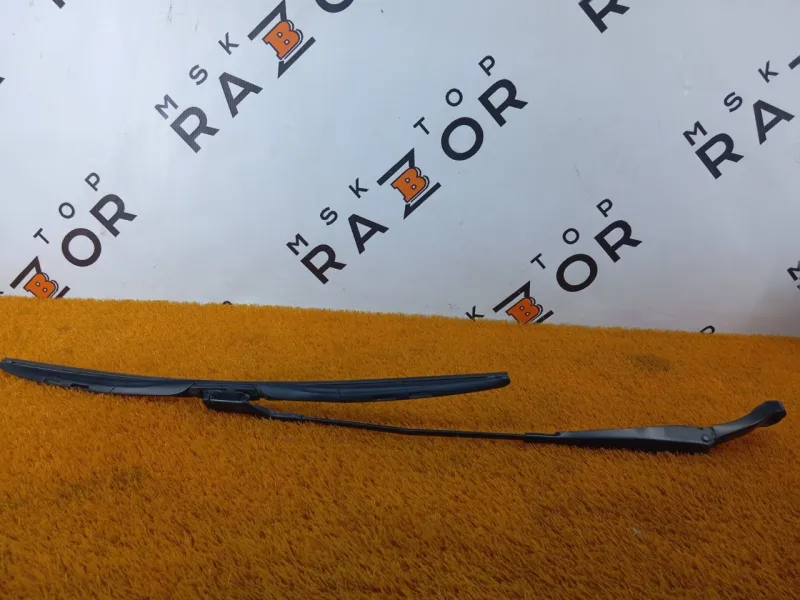 Поводок стеклоочистителя лобового стекла