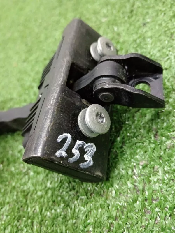 Ограничитель двери