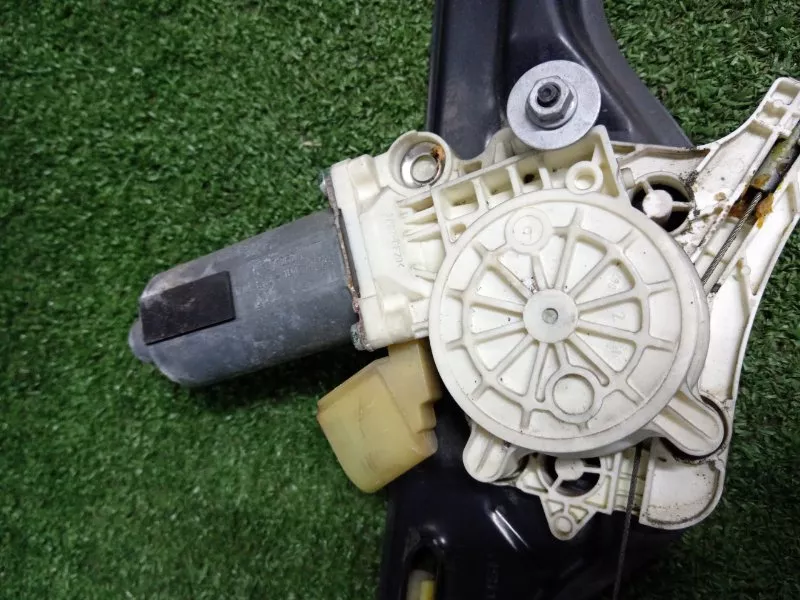 Стеклоподъемник BMW X5 2008 51337166380 E70, передний правый