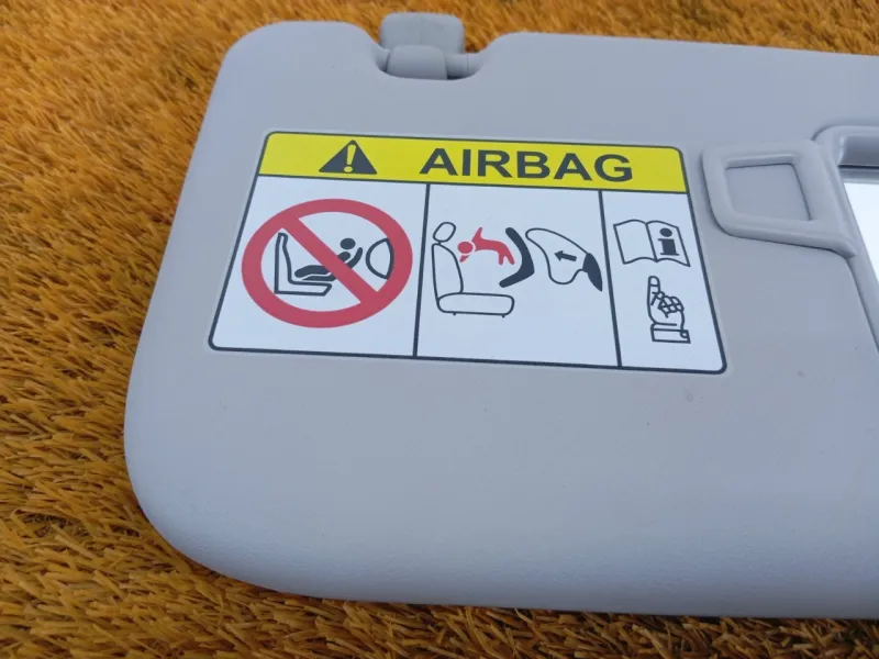 Козырек солнцезащитный