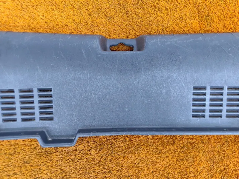 Накладка замка багажника