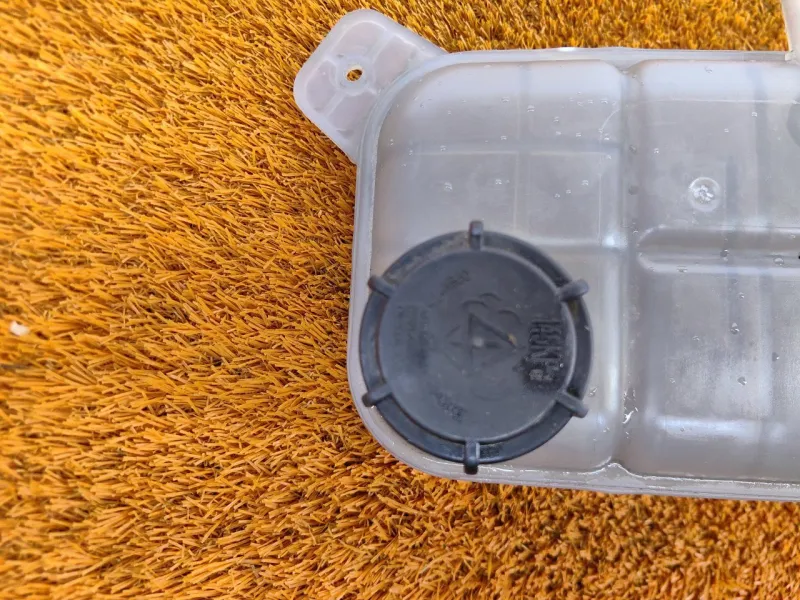 Бачок расширительный