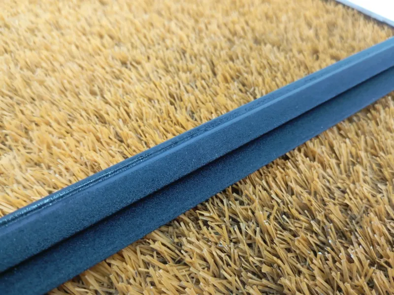 Уплотнитель стекла двери