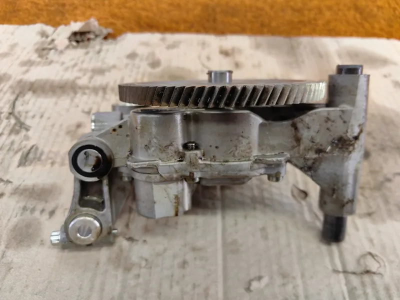 Насос масляный