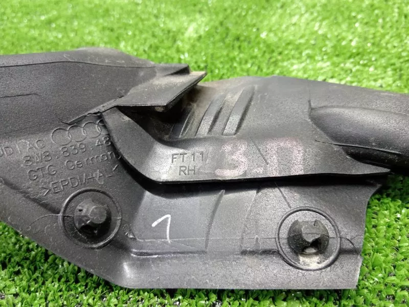 Уплотнитель стекла двери