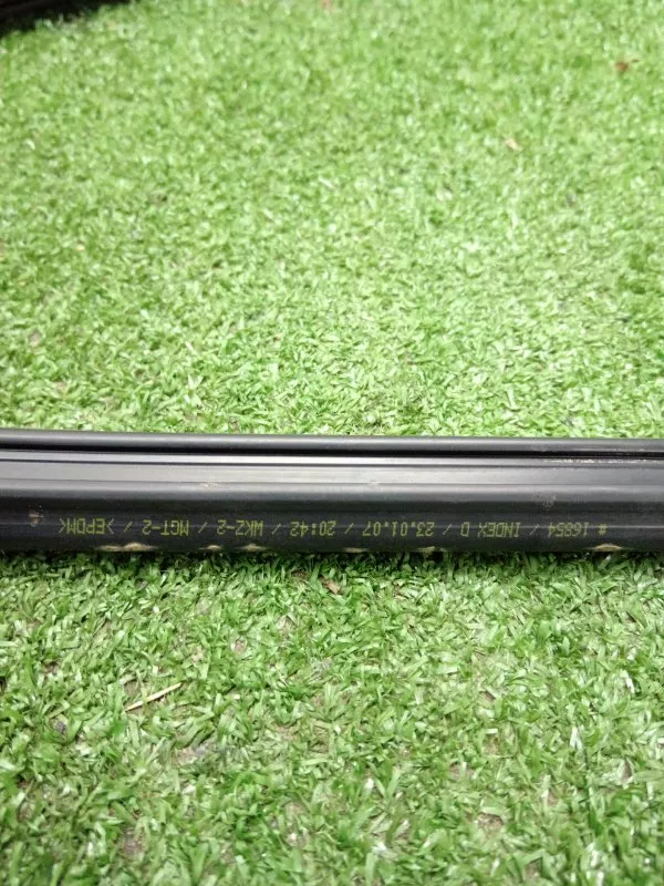 Уплотнитель стекла двери