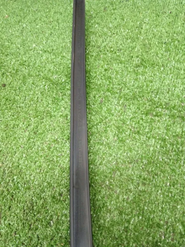 Уплотнитель стекла двери