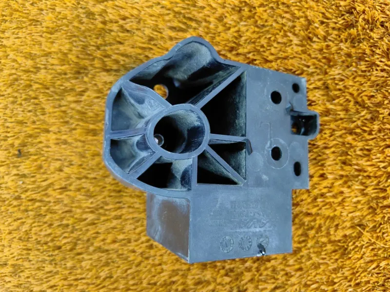 Крепление радиатора