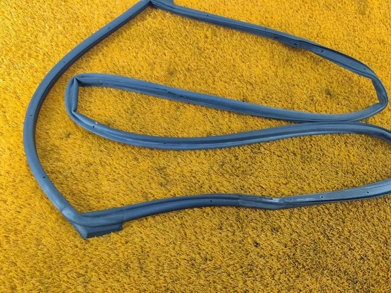 Уплотнитель двери