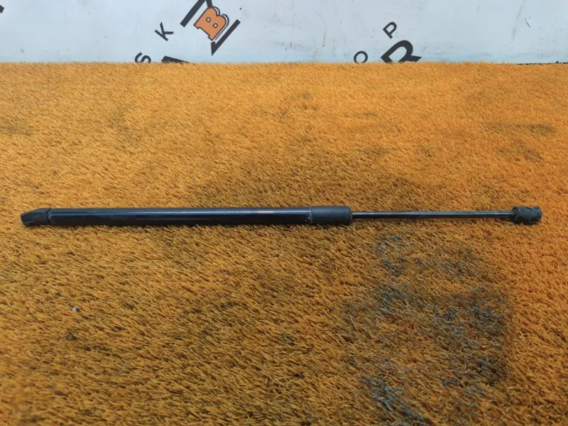 Амортизатор багажника