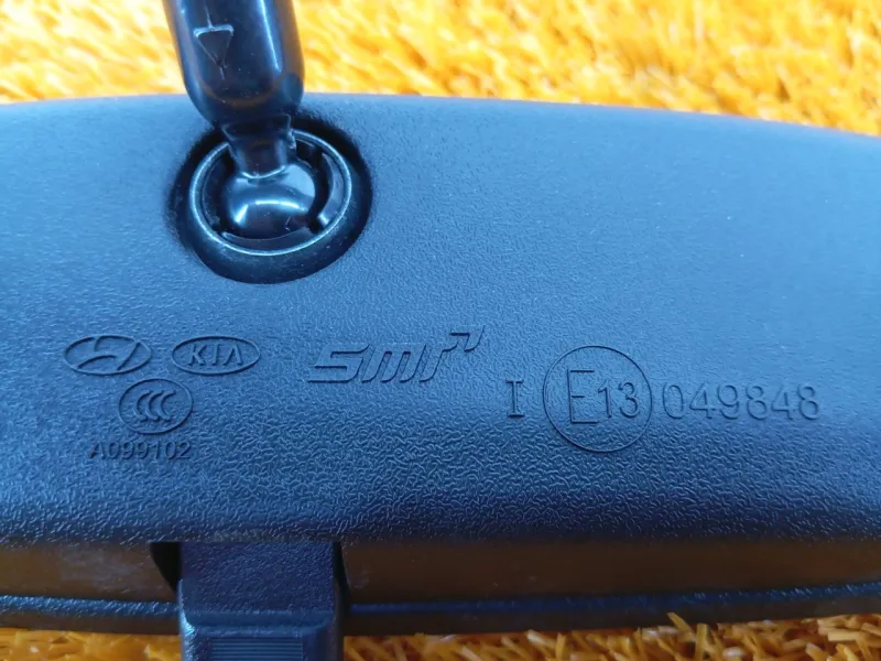 Зеркало заднего вида