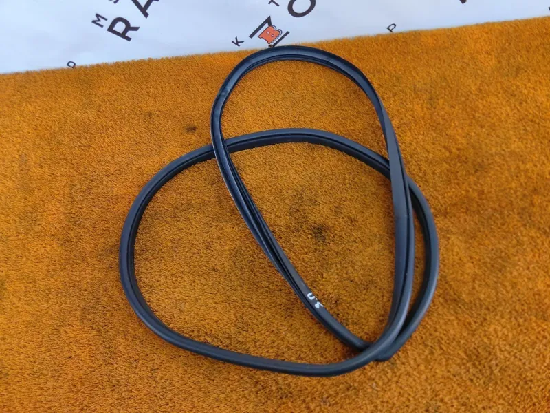 Уплотнитель проема двери