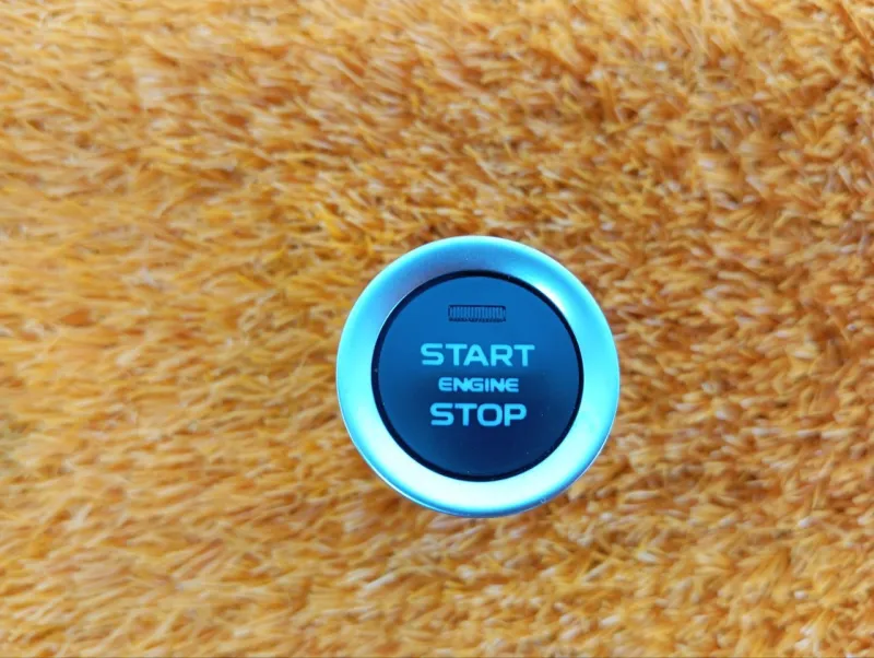 Кнопка запуска двигателя