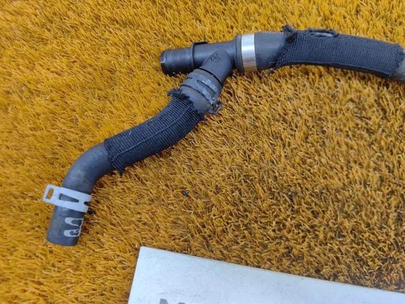 Патрубок радиатора