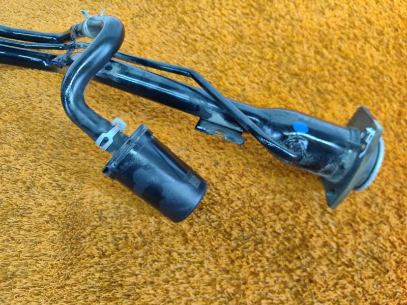 Горловина топливного бака