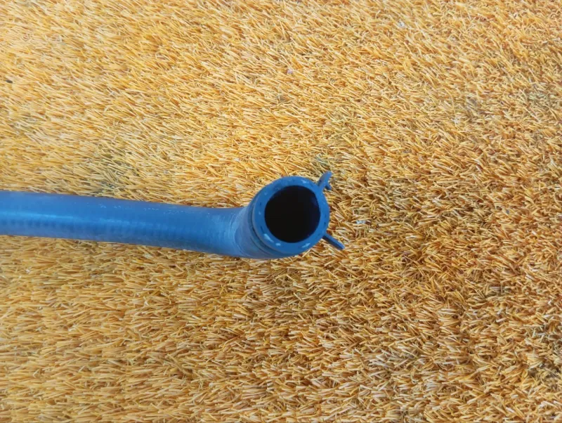 Патрубок радиатора