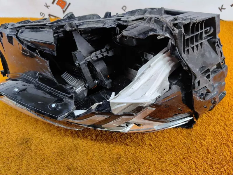 Фара ксеноновая