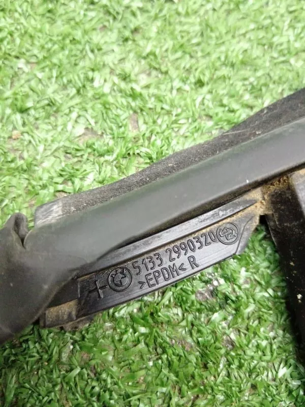 Уплотнитель стекла двери