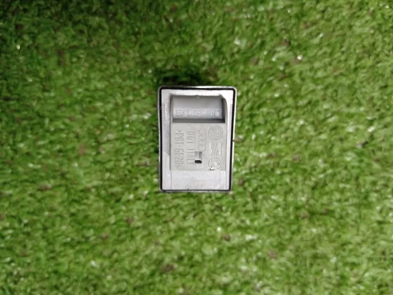 Кнопка стеклоподъемника