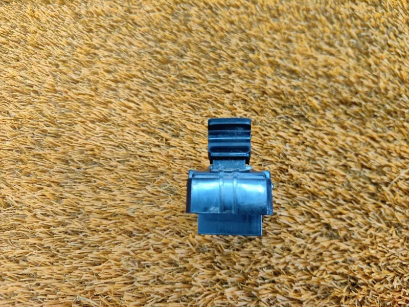 Кнопка стеклоподъемника