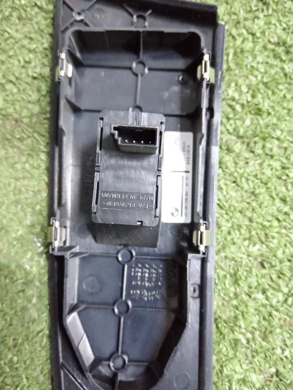 Кнопка стеклоподъемника BMW 5-Series 2006 61316922244 E60, передняя левая