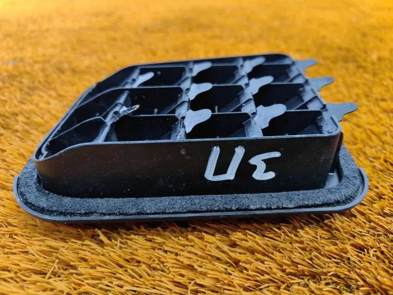 Решетка вентиляционная