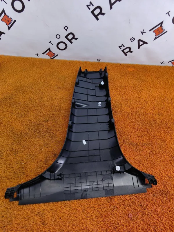 Обшивка центральной стойки