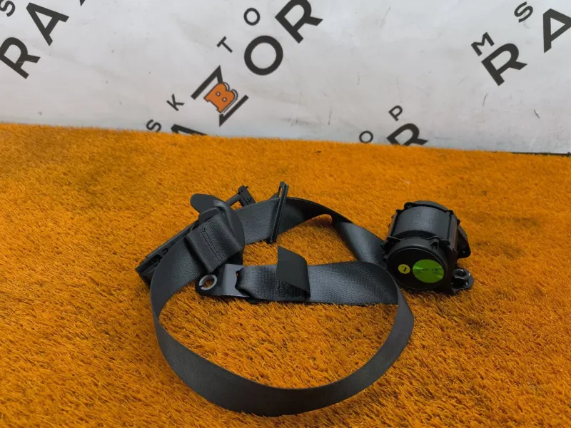 Ремень безопасности