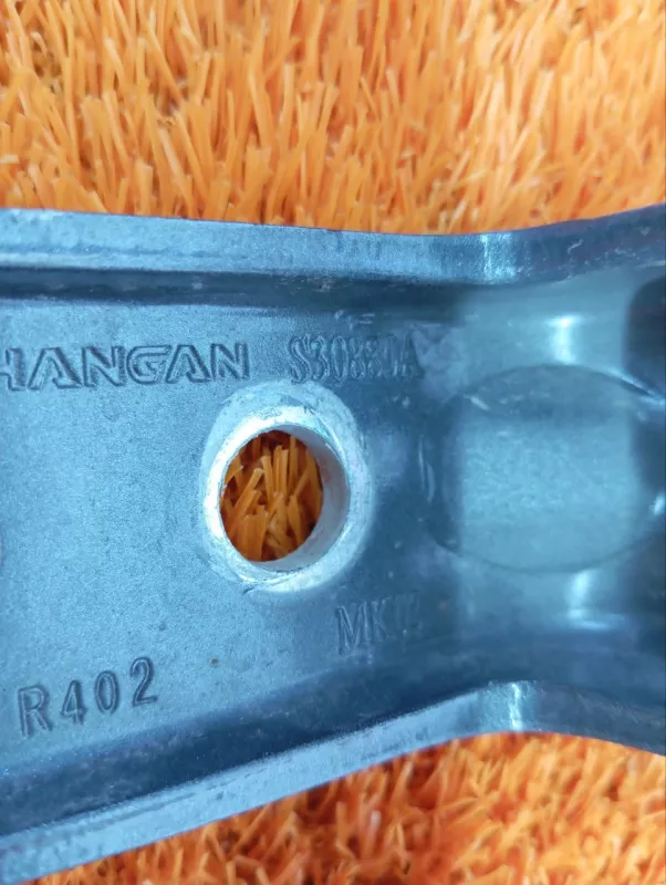 Петля двери Changan CS55 Plus 2024 6206040MK03 JL473ZQ7, передняя левая