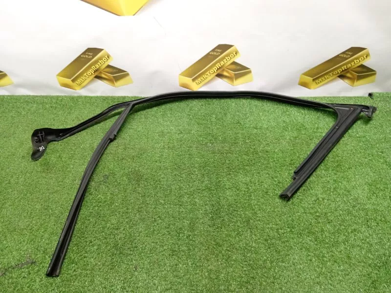 Уплотнитель стекла двери