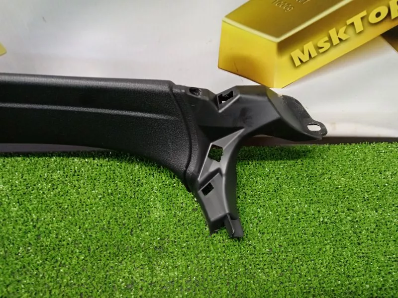 Обшивка двери багажника