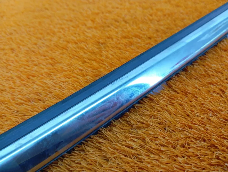 Молдинг стекла