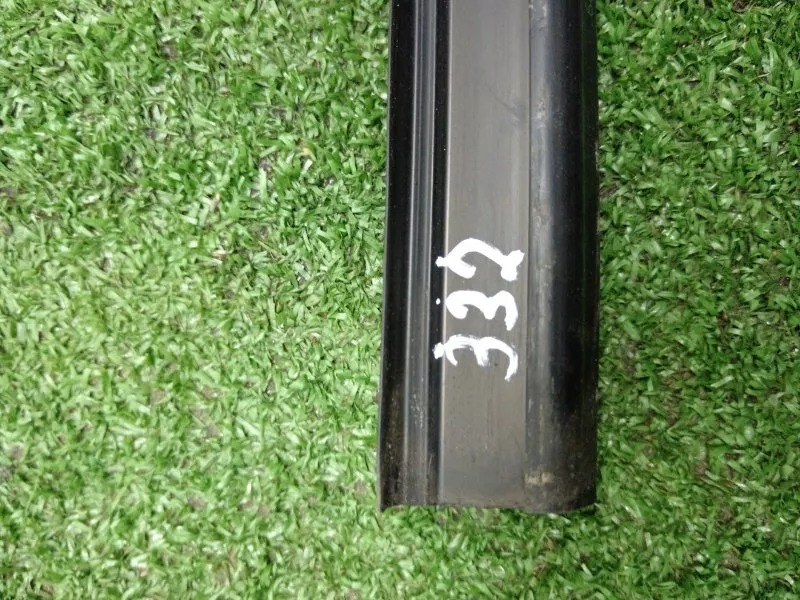 Уплотнитель стекла двери