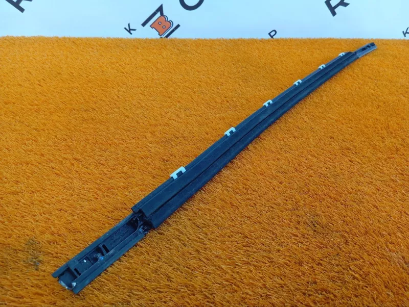 Молдинг стекла