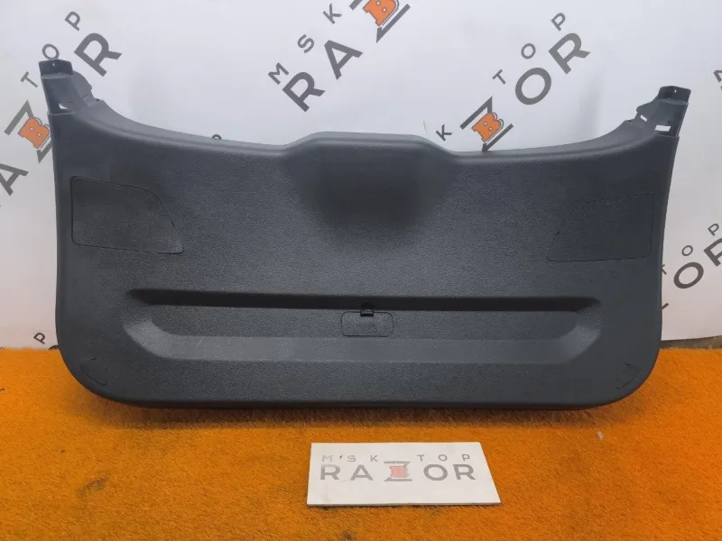 Обшивка двери багажника