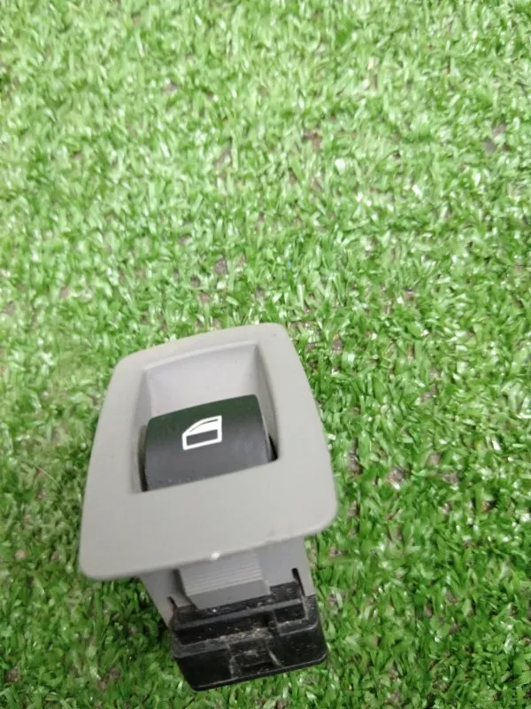 Кнопка стеклоподъемника