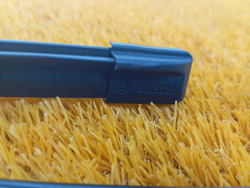 Поводок стеклоочистителя лобового стекла