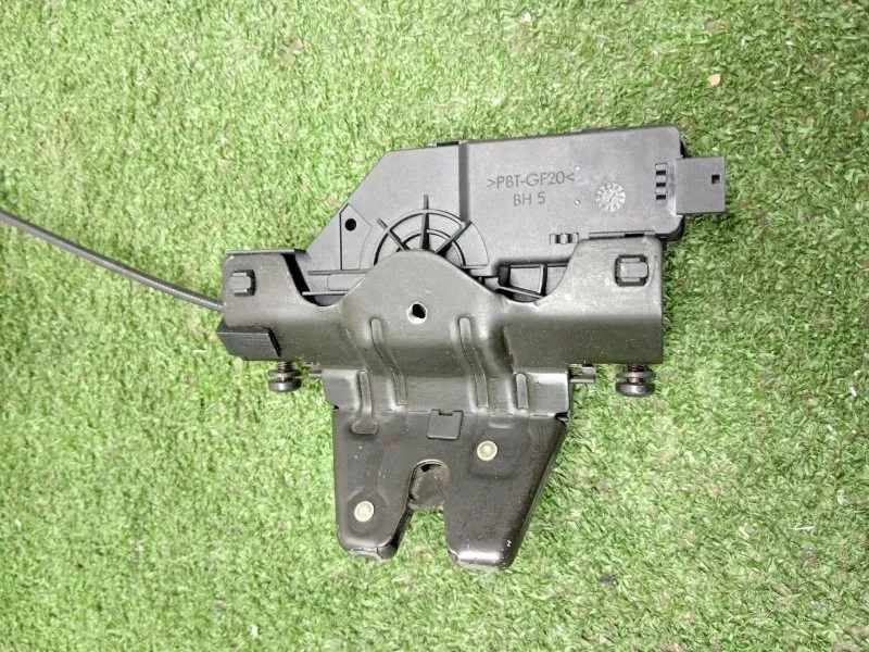 Замок багажника