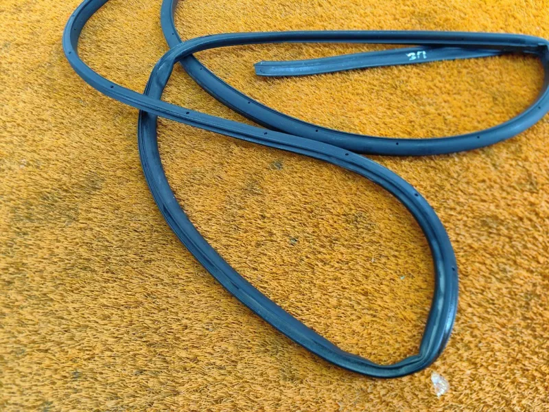 Уплотнитель двери